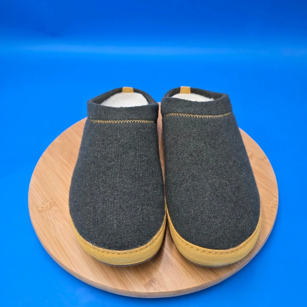 OluKai Men's Hanani Hulu Wool Felt Lined Mules Slippers Size 12 Green Yellow New